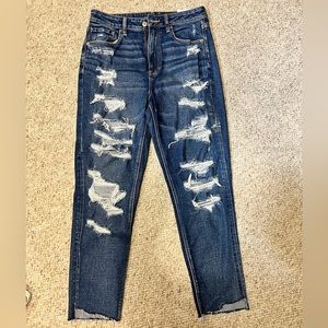 NWT-Women’s American Eagle High Rise Mom Jeans Size 12